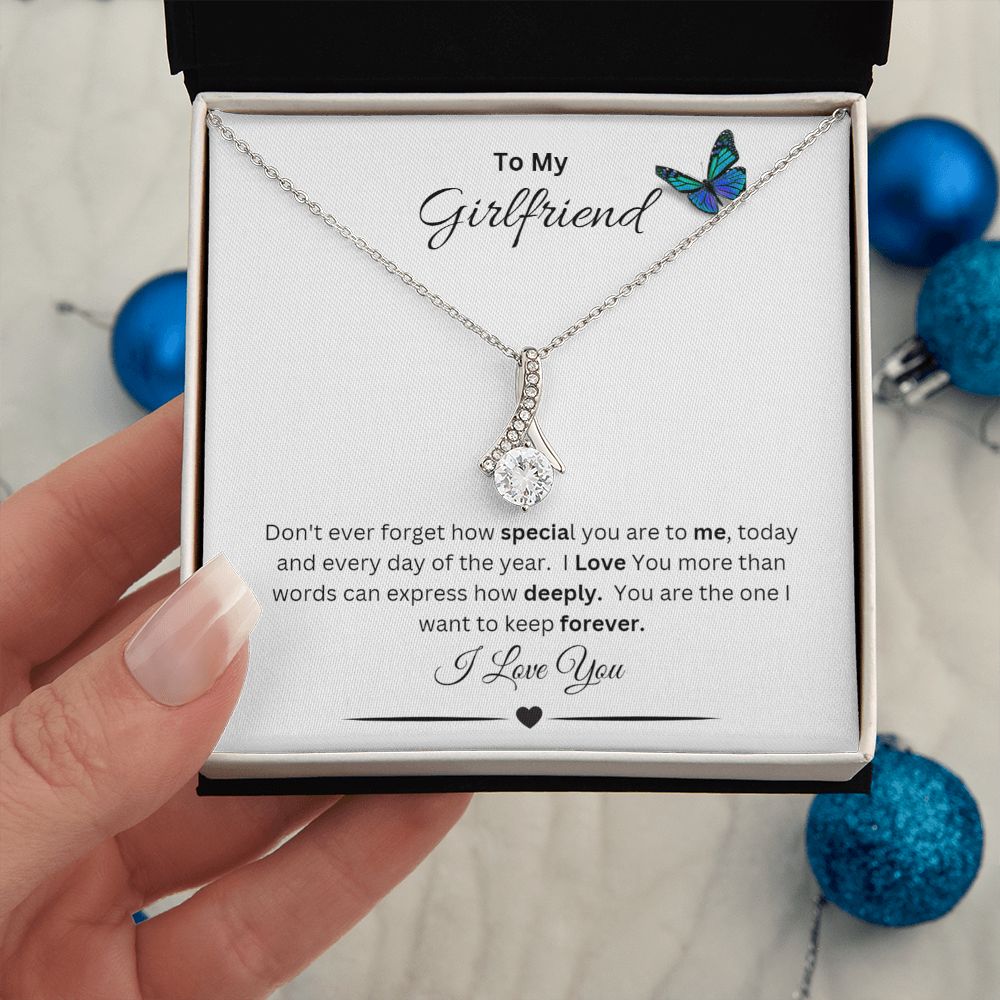 To My Girlfriend Alluring Beauty Necklace