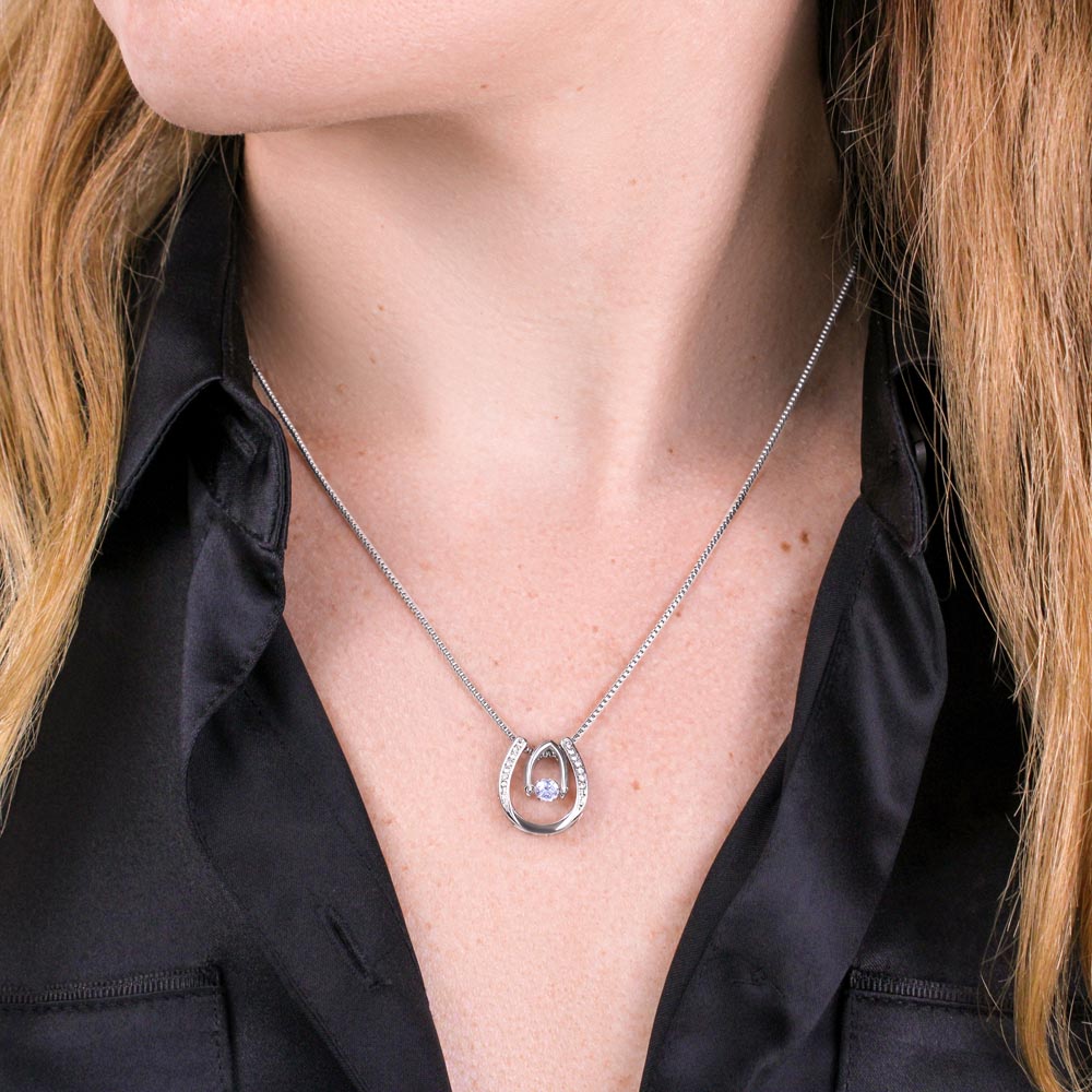 TO MY BEAUTIFUL DAUGHTER LUCKY IN LOVE NECKLACE