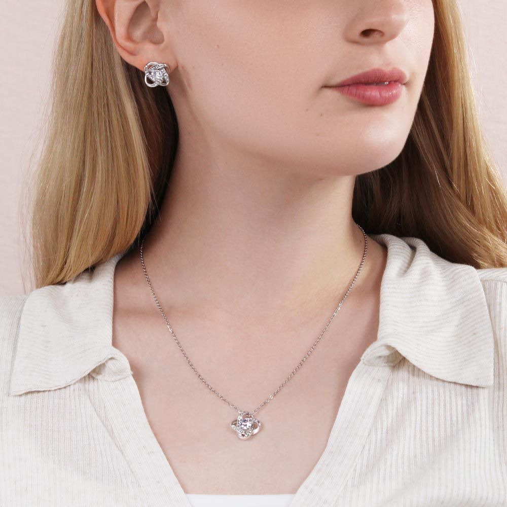 MY LOVELY WIFE I LOVE YOU LOVE KNOT NECKLACE