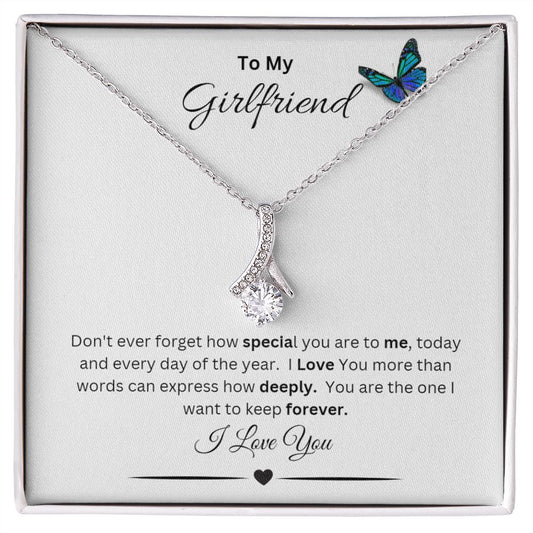 To My Girlfriend Alluring Beauty Necklace