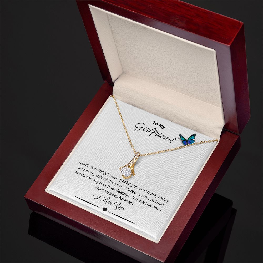 To My Girlfriend Alluring Beauty Necklace
